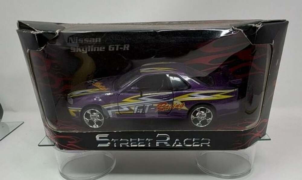 MotorMax Street Racer Nissan Skyline GT-R Purple
